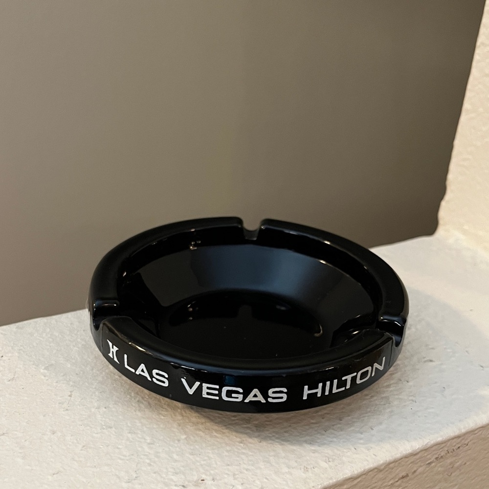 🐠 Hilton Las Vegas Ashtray. New. Never Used. Black.